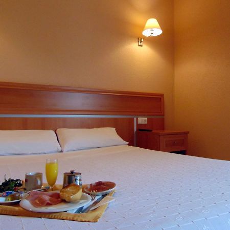 Hotel Restaurante La Rabida 帕洛斯德拉夫龙特拉 外观 照片