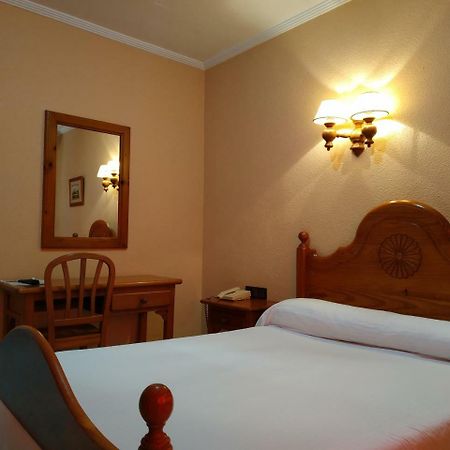 Hotel Restaurante La Rabida 帕洛斯德拉夫龙特拉 外观 照片