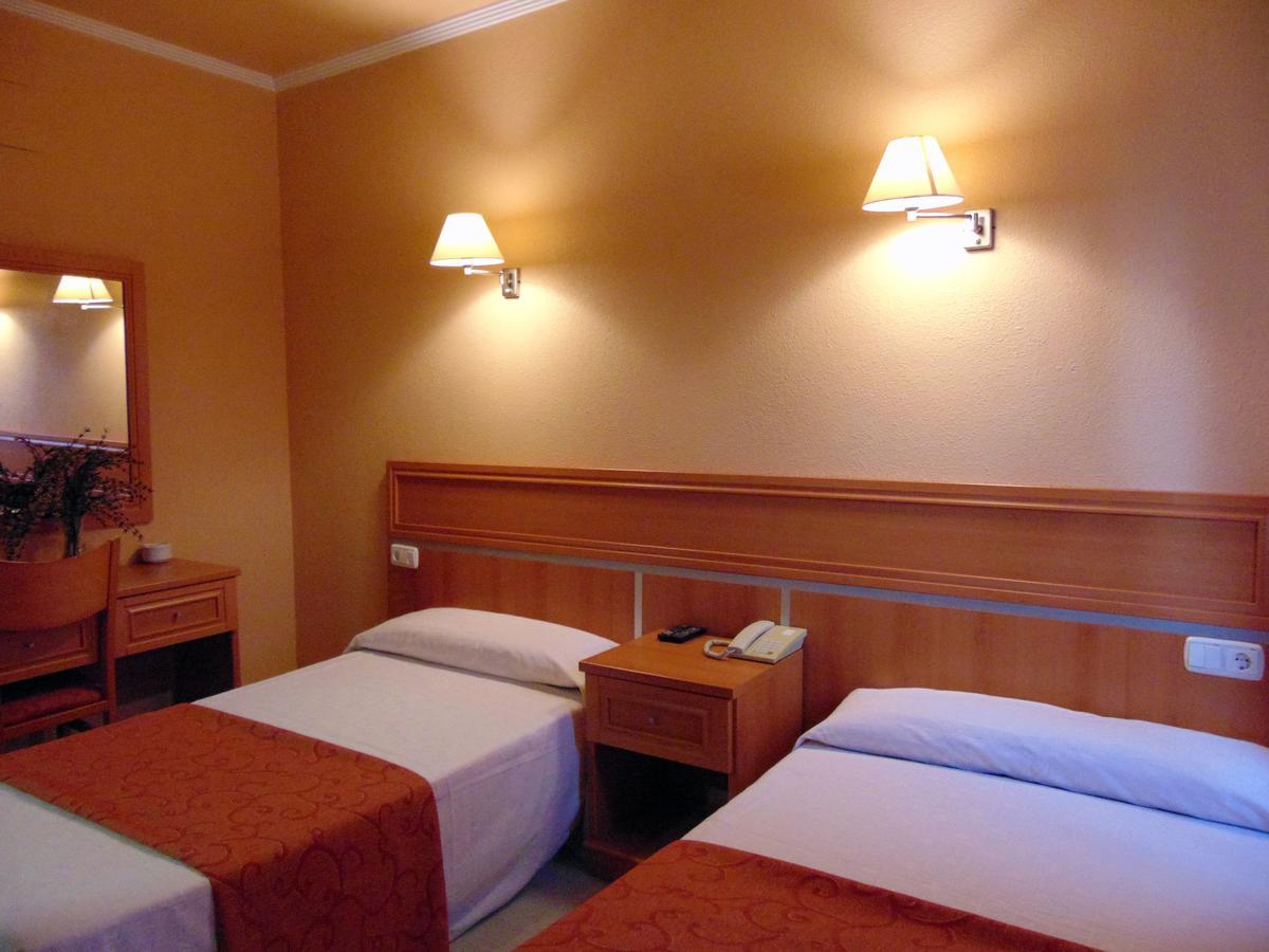 Hotel Restaurante La Rabida 帕洛斯德拉夫龙特拉 外观 照片