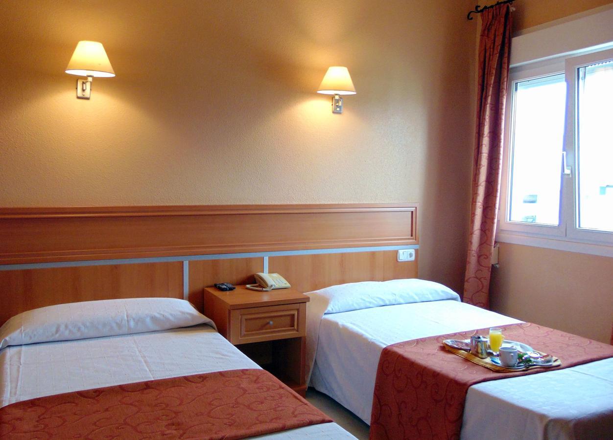 Hotel Restaurante La Rabida 帕洛斯德拉夫龙特拉 外观 照片