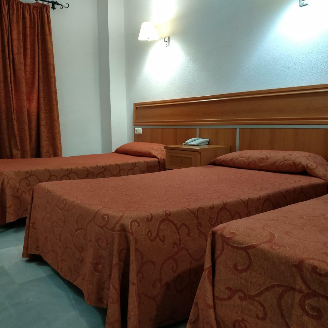 Hotel Restaurante La Rabida 帕洛斯德拉夫龙特拉 外观 照片
